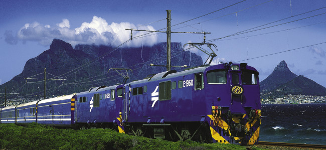 Обои картинки фото техника, электрички, состав, горы, вагоны, поезд