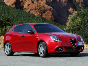 Картинка автомобили alfa+romeo alfa romeo giulietta quadrifoglio verde 940 2014 г красный