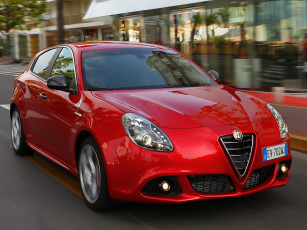 обоя автомобили, alfa romeo, alfa, romeo, giulietta, quadrifoglio, verde, 940, 2014, г, красный