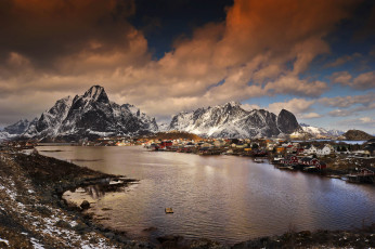 обоя reine,  moskenes,  norway, города, - пейзажи, зима, поселок, залив, горы, норвегия