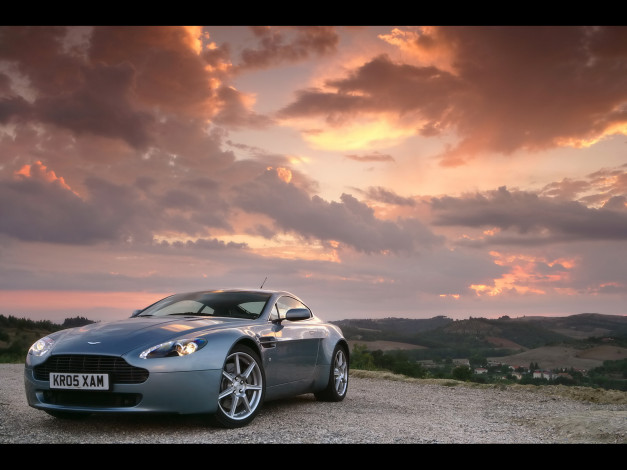 Обои картинки фото 2007, aston, martin, v8, vantage, автомобили