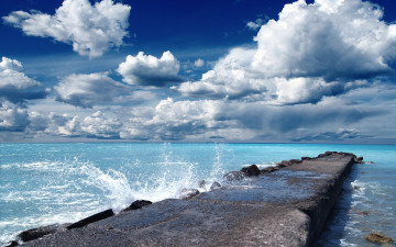 Картинка природа побережье пейзаж мост океан море красота брызги воды облака небо