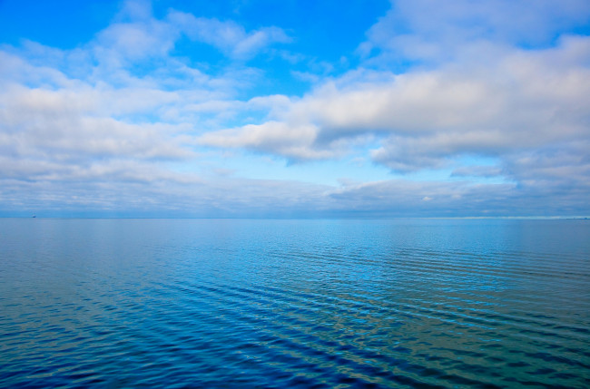 Обои картинки фото природа, моря, океаны, небо, облака, горизонт, море, рябь