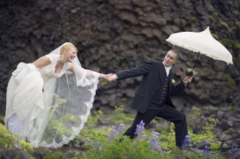 Картинка разное мужчина+женщина зонтик жених невеста