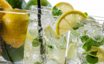 Картинка еда напитки коктейль мохито лимон лёд