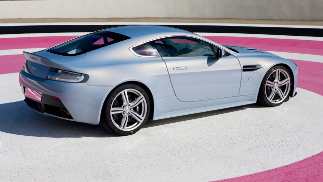 Обои картинки фото aston martin v12 vantage rs concept 2007, автомобили, aston martin, aston, martin, v12, 2007, concept, rs, vantage