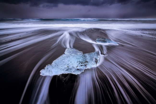 Обои картинки фото природа, побережье, исландия, ледниковая, лагуна, йёкюльсаурлоун, море, волны, берег, пляж, лёд
