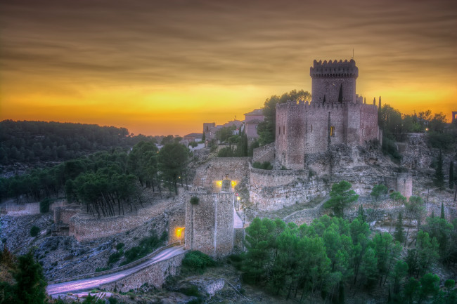 Обои картинки фото atardecer en el castillo de alarcon , cuenca- espa&, 241, города, замки испании, простор