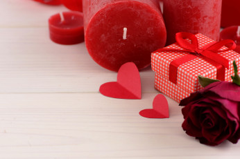 обоя праздничные, день святого валентина,  сердечки,  любовь, свечи, роза, подарок, лента, бант, сердечки