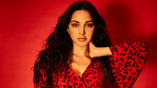 Обои картинки фото девушки, kiara advani, индийская, актриса