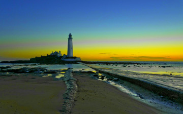 обоя lighthouse, природа, маяки, облака, море, маяк, берег