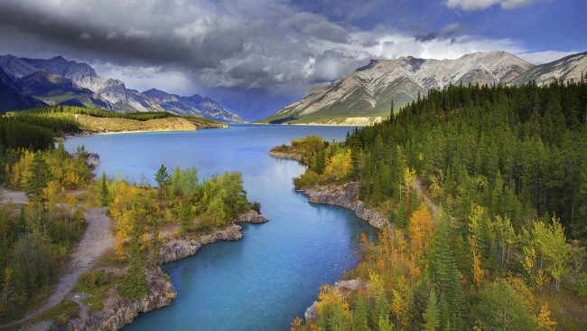 Обои картинки фото природа, реки, озера, горы, лес, деревья, осень, пейзаж
