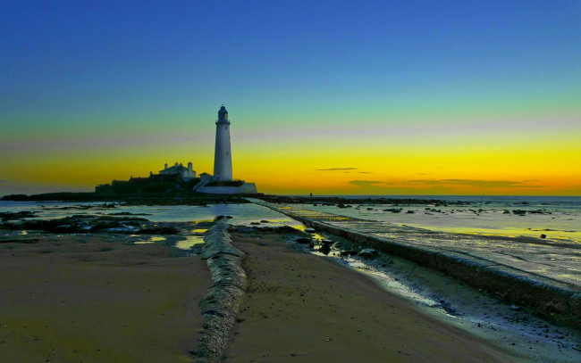 Обои картинки фото lighthouse, природа, маяки, облака, море, маяк, берег