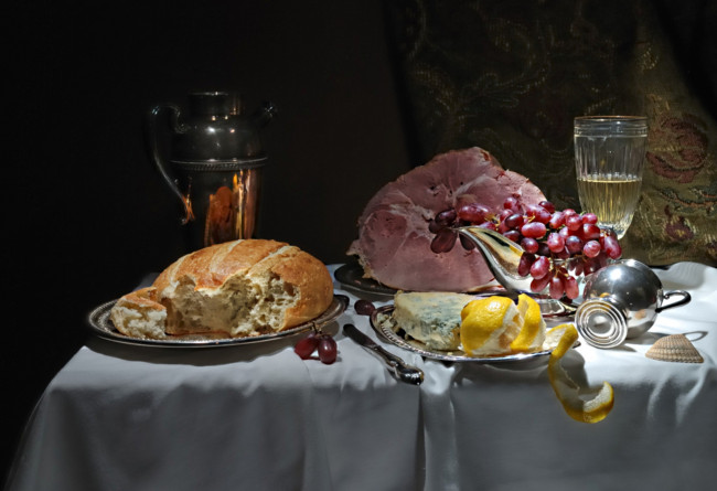 Обои картинки фото еда, натюрморт, хлеб, виноград, ветчина, мясо, лимон
