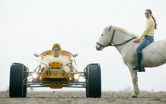 Обои картинки фото автомобили, rinspeed, всадница, концепт, девушки, желтый, лошадь