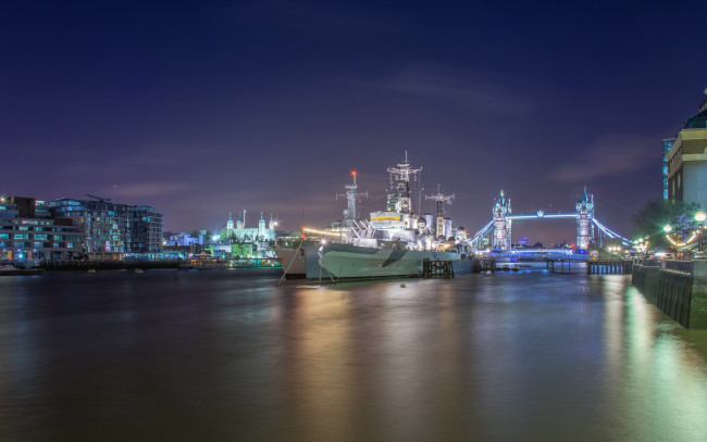 Обои картинки фото корабли, крейсеры,  линкоры,  эсминцы, лондон, ночь