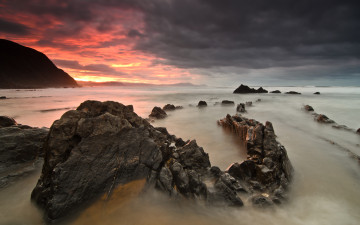 Картинка природа побережье камни океан туман утро