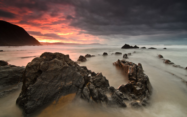 Обои картинки фото природа, побережье, камни, океан, туман, утро