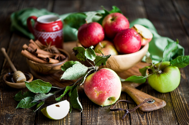 Обои картинки фото еда, Яблоки, яблоки, корица, мед