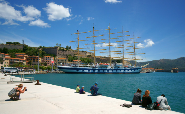 Обои картинки фото royal, clipper, корабли, парусники, portoferraio, tuscany, italy, elba, island, портоферрайо, тоскана, италия, остров, эльба, порт, набережная, гавань