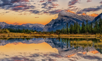 Картинка природа реки озера лес горы осень озеро banff national park vermillion lakes alberta canada mount rundle canadian rockies отражение банф альберта канада канадские скалистые гора рандл