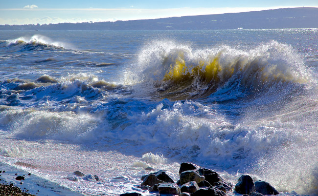 Обои картинки фото природа, стихия, брызги, волны, прибой, камни, пляж, океан