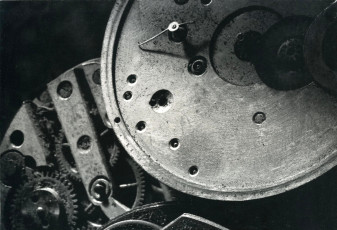 Картинка разное Часы +часовые+механизмы механизм шестеренки отверстия