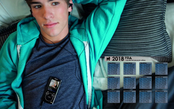 Картинка календари люди подушка плеер наушники 2018 парень
