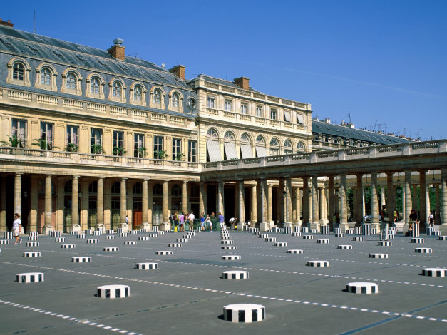 Обои картинки фото in, the, courtyard, palais, royal, paris, france, города