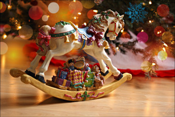 Картинка праздничные фигурки лошадка
