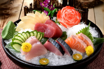 Картинка еда рыба +морепродукты +суши +роллы лайм лосось ассорти морепродукты тунец огурец вассаби лед декор
