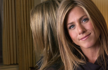 обоя девушки, jennifer aniston, актриса, блондинка, лицо, зеркало