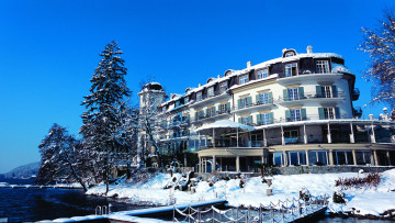Картинка города здания дома снег река озеро отель дом отдыха