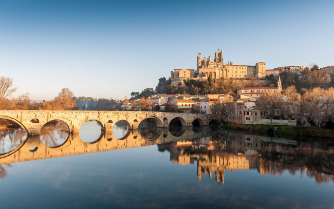 Обои картинки фото pont, vieux, beziers, france, города, мосты, отражение, пейзаж, здания, собор, река, старый, мост, франция, orb, безье