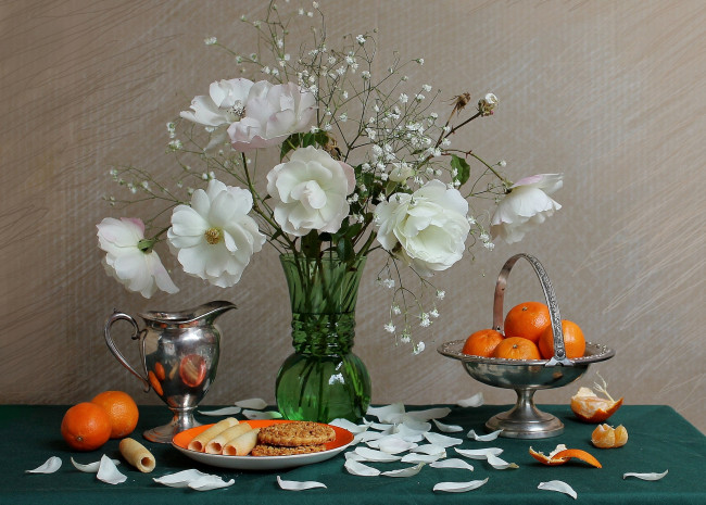 Обои картинки фото еда, натюрморт, розы, апельсины, лепестки, печенье