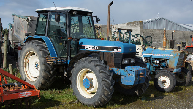 Обои картинки фото 1993 ford 8340 tractor, техника, тракторы, 1979, ford, 6600, tractor