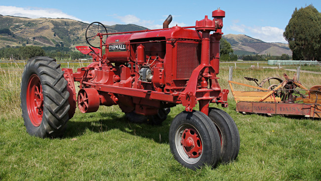 Обои картинки фото farmall f-30 tractor, техника, тракторы, трактор, колесный