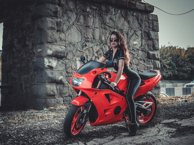 Обои картинки фото мотоциклы, мото с девушкой, bike, woman