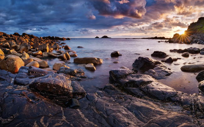 Обои картинки фото природа, побережье, камни, вода, тучи