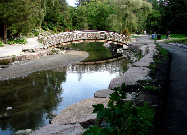 Обои картинки фото природа, парк, дорожки, река, мостик, камни