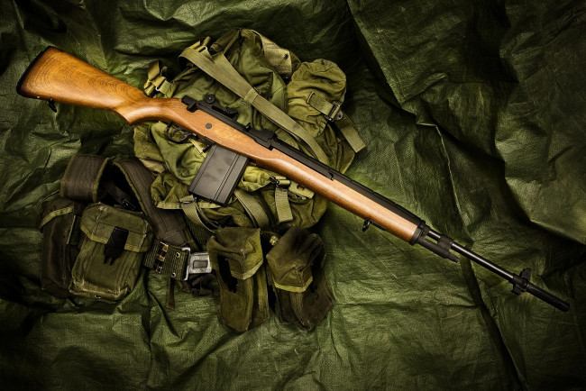 Обои картинки фото оружие, винтовкиружьямушкетывинчестеры, винтовка, m14, полуавтоматическая, сумка