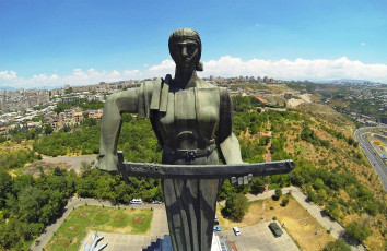 Картинка города -+памятники +скульптуры +арт-объекты памятник мать армения город ереван