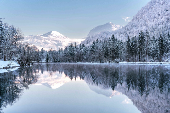 Обои картинки фото природа, реки, озера, зима, горы, деревья, снег, река, вода