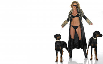 Картинка Penny+Lancaster девушки   очки собаки пальто нижнее белье сапоги