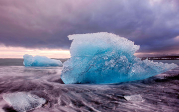 Картинка природа айсберги ледники океан волны льдины