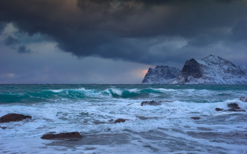 Картинка природа моря океаны шторм волны скалы