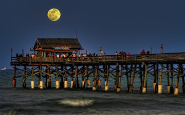 Картинка природа побережье океан помост луна вечер отдых