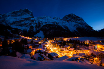 Картинка города -+огни+ночного+города ночь деревня горы дома здания альпы огни свет снег франция france вануаз parc national de la vanoise зима