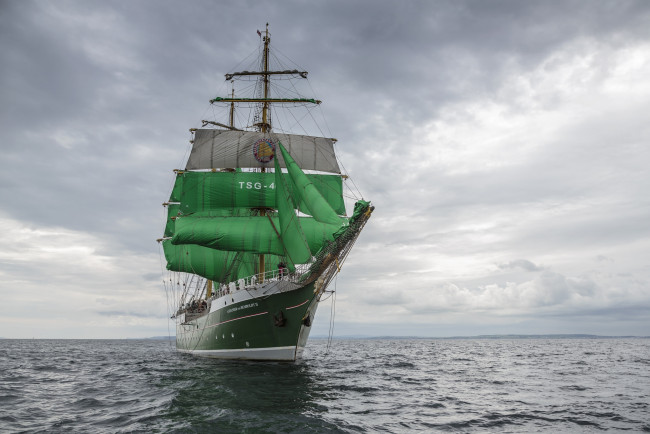 Обои картинки фото alexander von humbolt, корабли, парусники, мачты, паруса