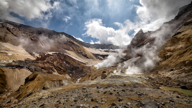 Обои картинки фото природа, горы, россия, камчатка, полуостров, облака, вулкан